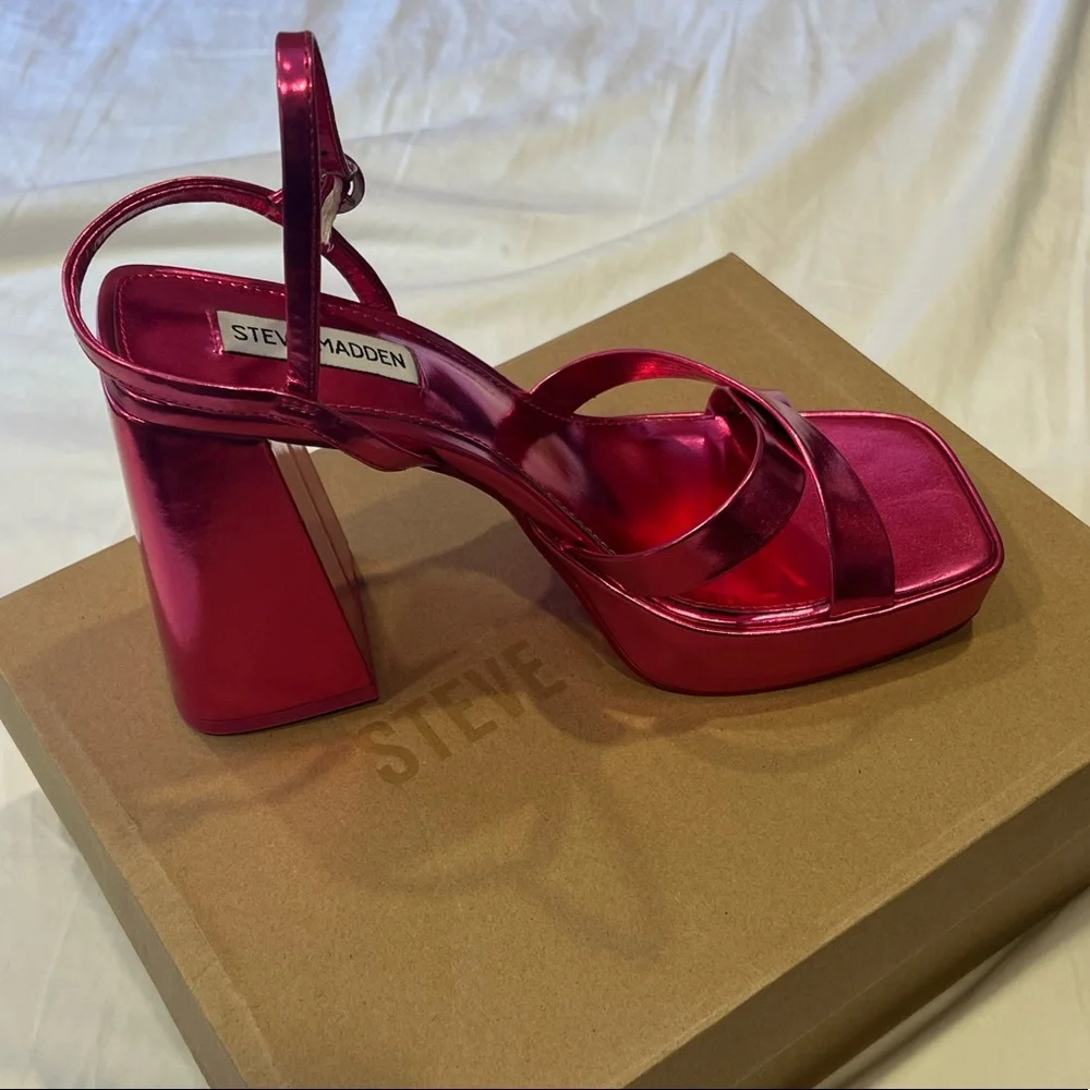 Hot pink platform Steve Madden heel - Picture 2 of 4